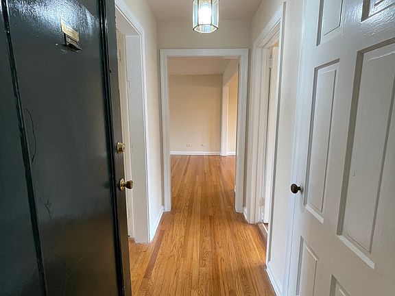 5th image of 2823 Thornhill Rd