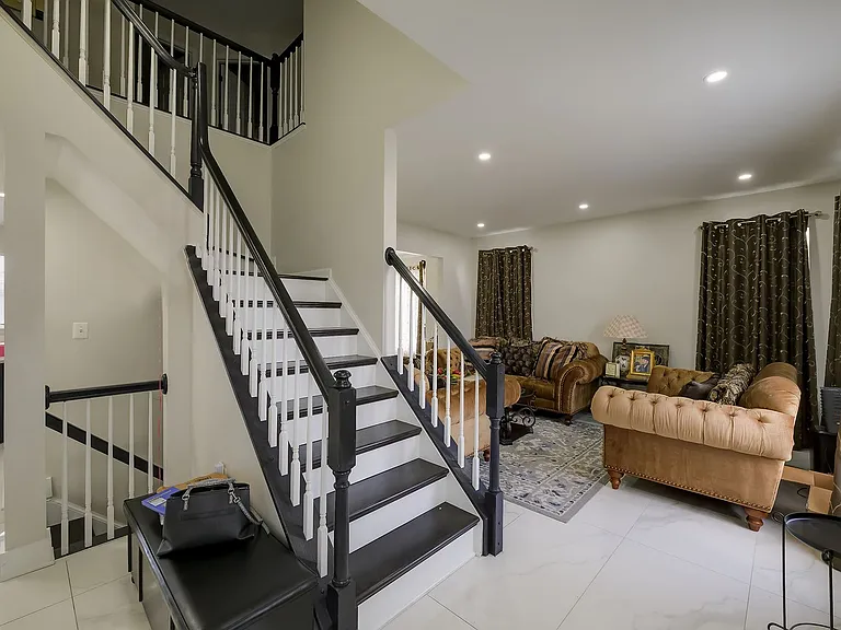 601 Crossover Ct — Photo 3