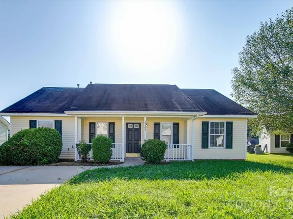 2328 Button Bush Ct, Charlotte, NC 28216