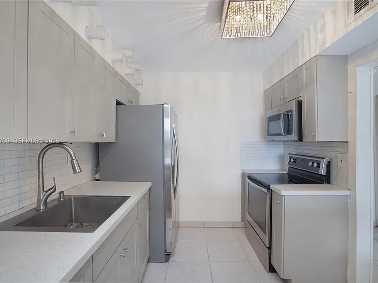 6900 Bay Dr #3H — Photo 7