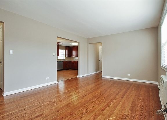 3rd image of 8833 La Crosse Ave APT 2