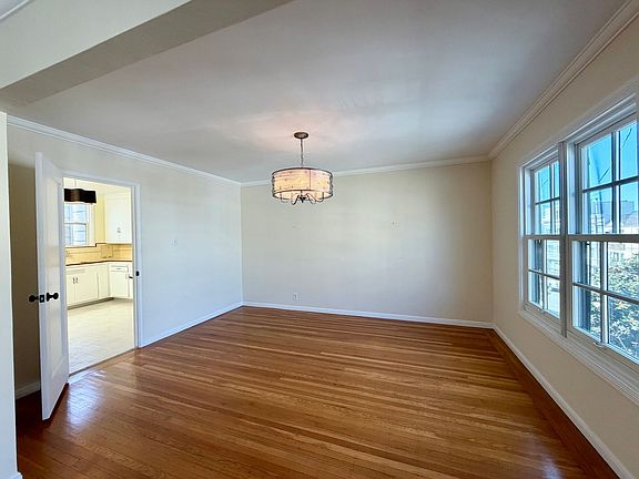 5th image of 1723 Greenwich St