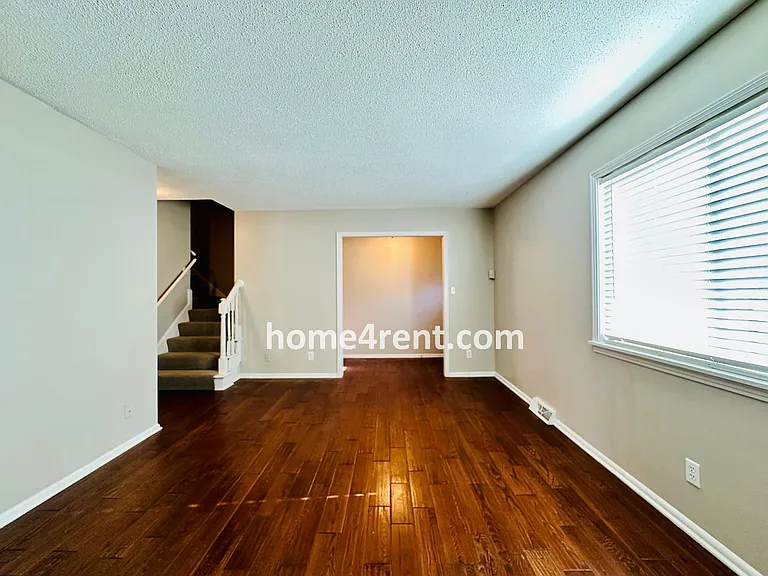 9559 Outlook Dr — Photo 2
