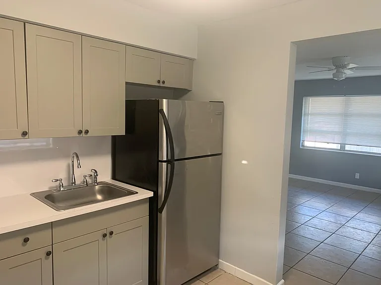 2407 McKinley St #1 — Photo 10