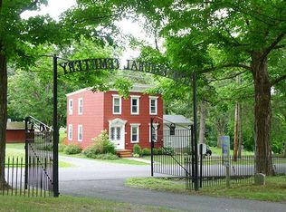 24 Market St, Athens, NY 12015