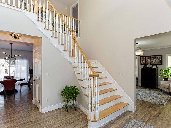 4th image of 21 Davison Pl