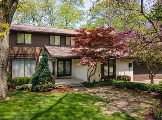 35120 Old Timber Rd, Farmington Hills, MI 48331