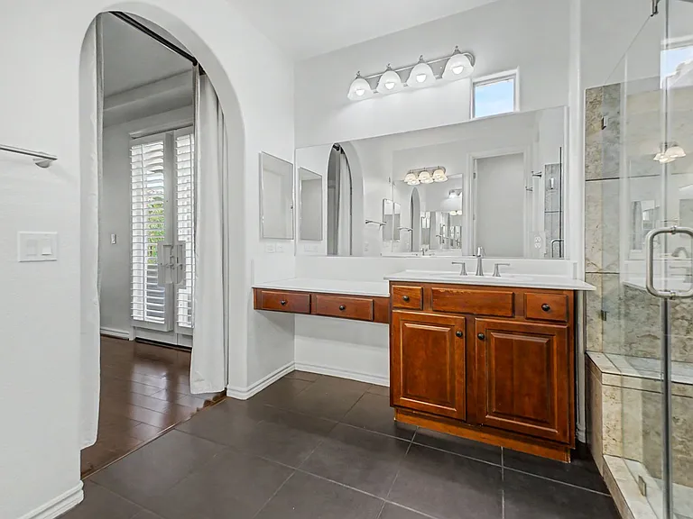2435 Cordoba Bluff Ct — Photo 16
