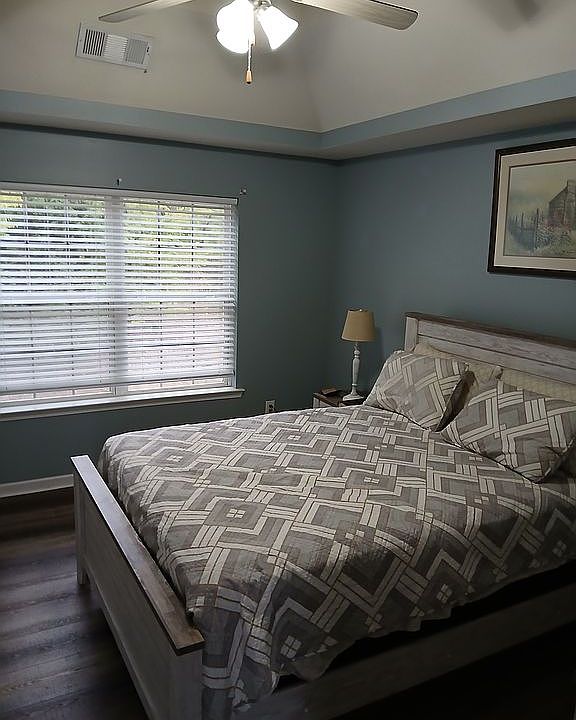 2nd image of 104 Liberty Way NE