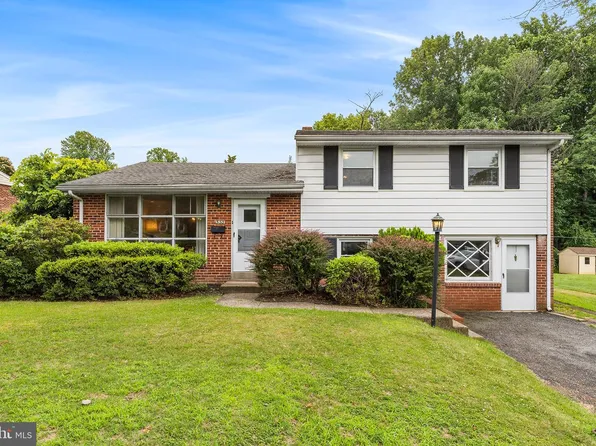 333 Candlewood Rd, Broomall, PA 19008