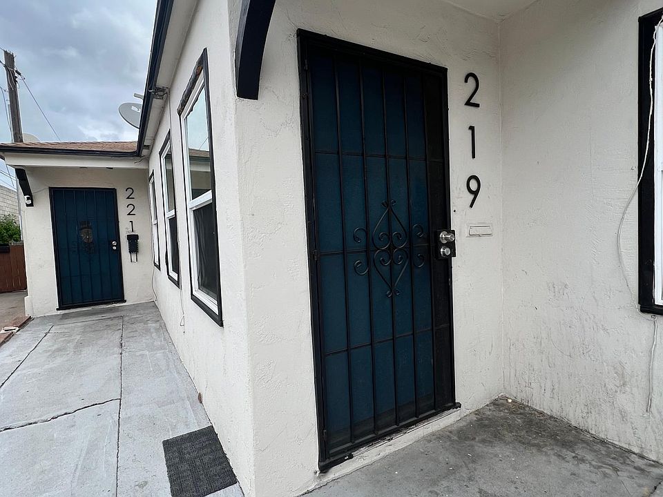 1st image of 219 W Plaza Blvd