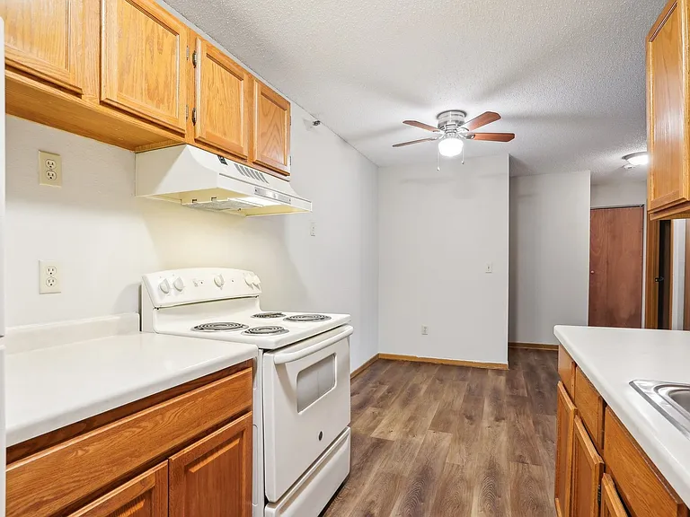Century Ridge — Photo 34