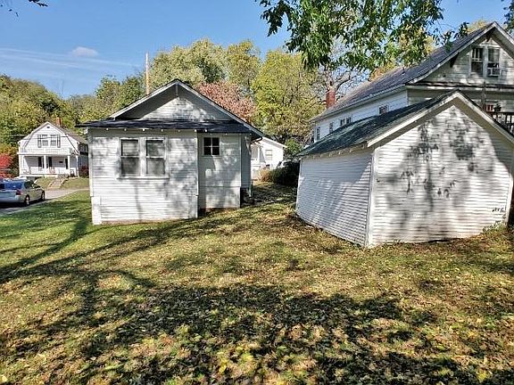2nd image of 117 W Linden Ave