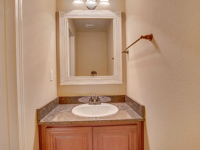 5485 Tucker Cir — Photo 31