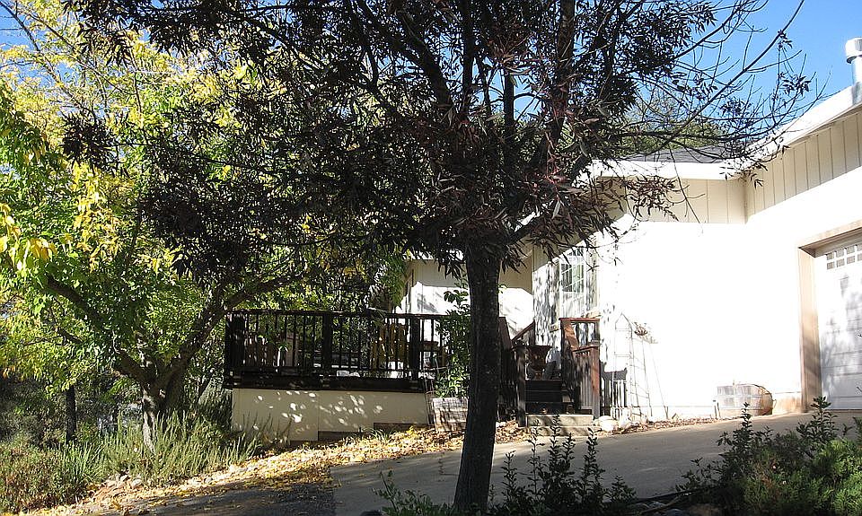 2nd image of 325 Glen Dr