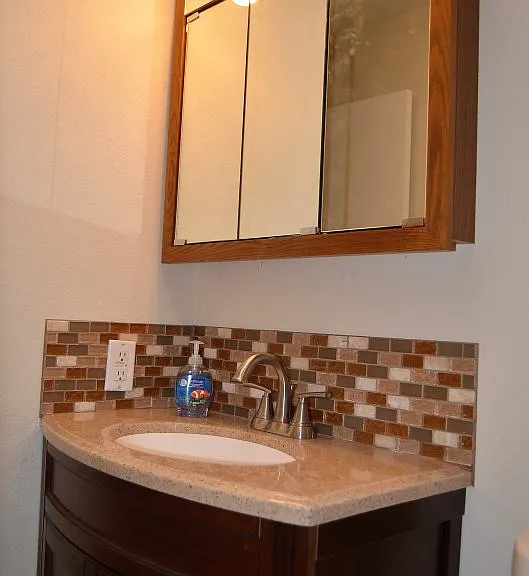 Los Arcos features a remodeled bathroom.