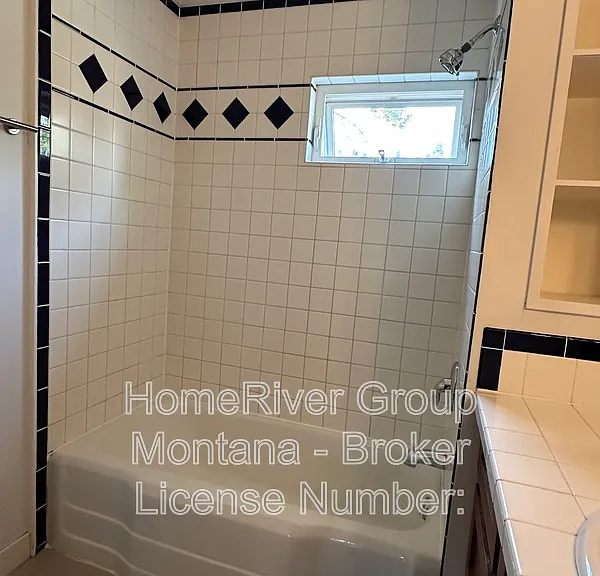 909 Longstaff St — Photo 32