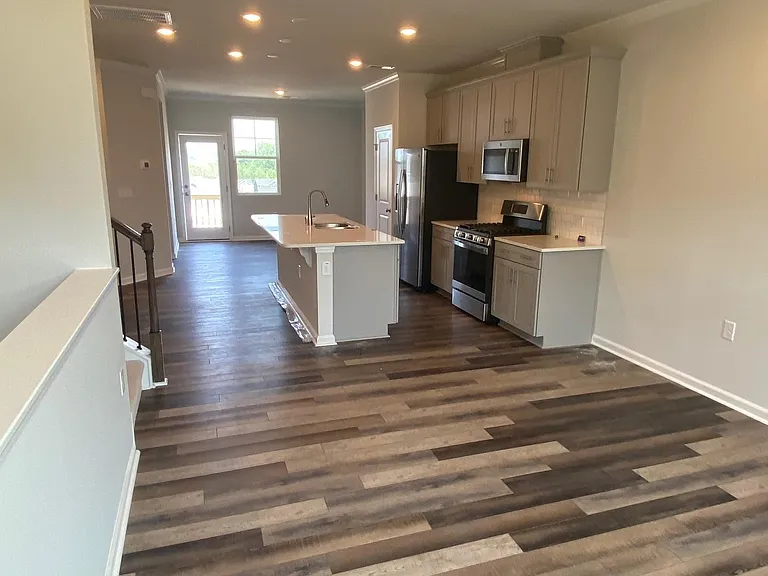 640 Gimari Dr — Photo 6
