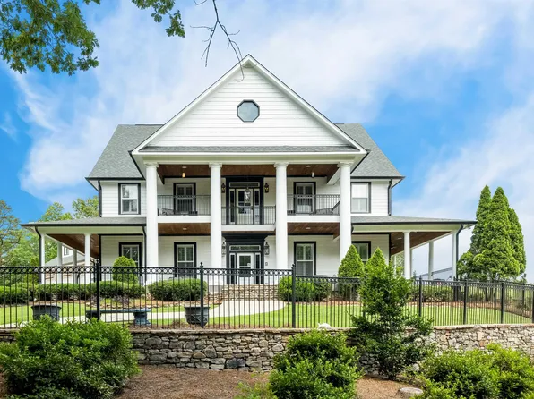280 Meadow Lake Cir, Calera, AL 35040