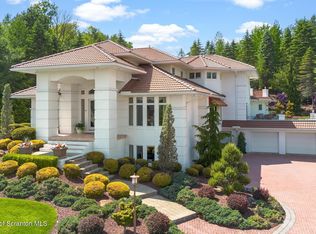 25 Blythe Dr, Peckville, PA 18452