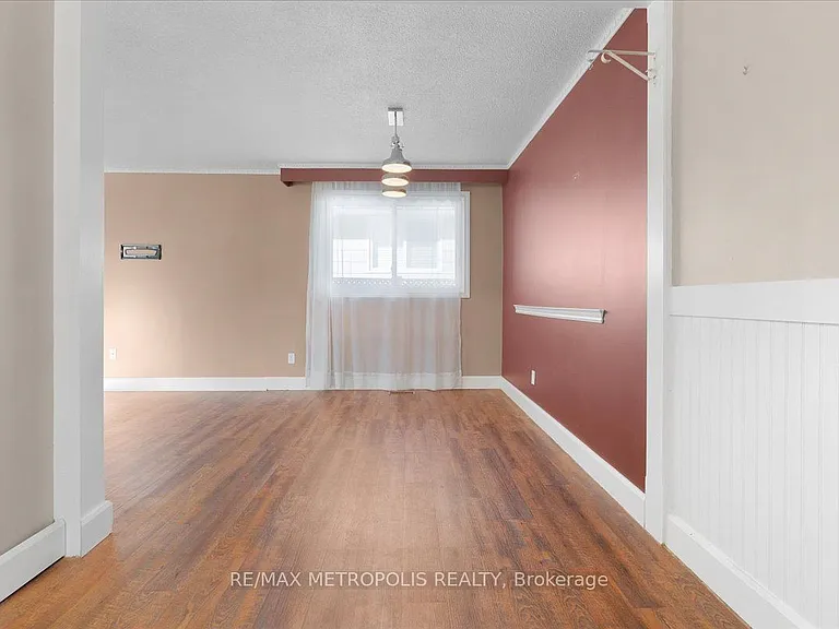 23 Silver Aspen Cres #MAIN — Photo 12
