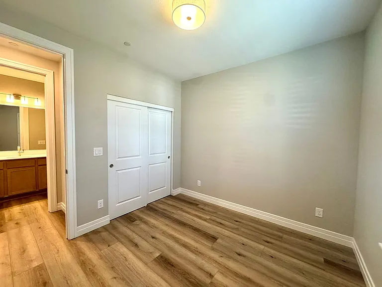 406 Heirloom St — Photo 11