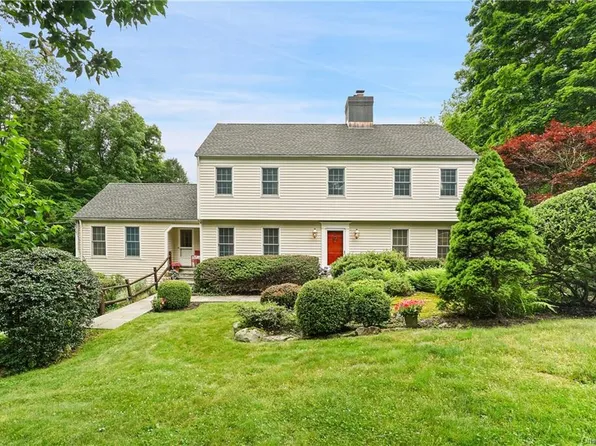 18 Helena Dr, Chappaqua, NY 10514