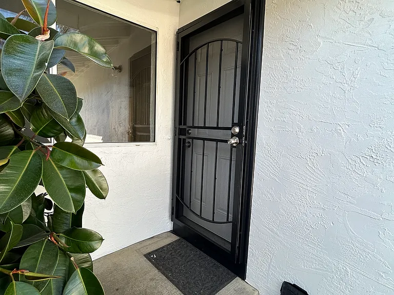 5157 Snow Dr — Photo 2