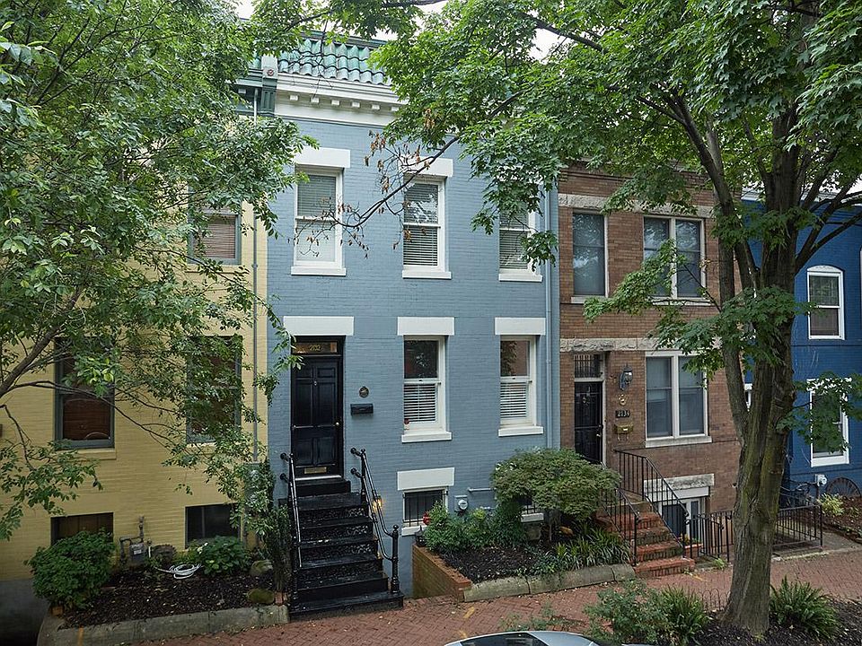 Newport Place house photo