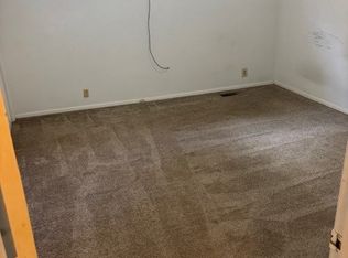 47 W Church St #R, Elberton, GA 30635