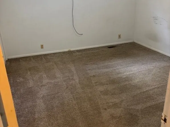 47 W Church St, Elberton, GA