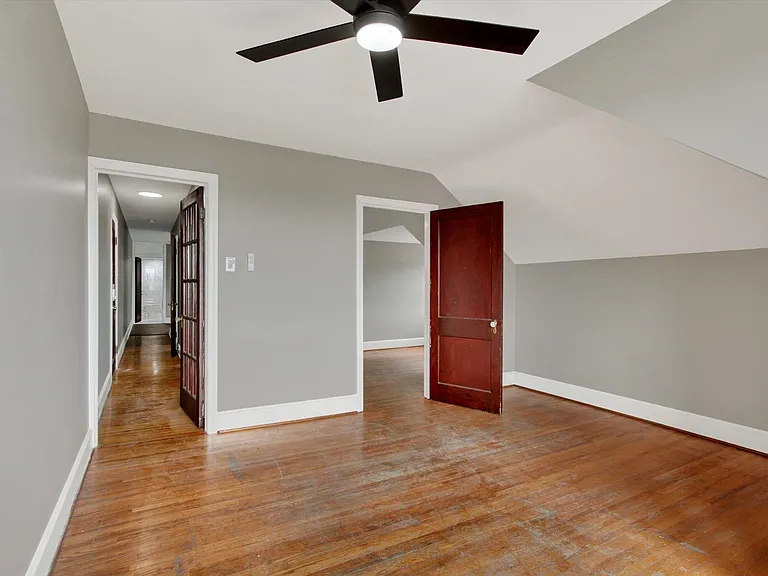 715 Oak Hill Ave #3N — Photo 4