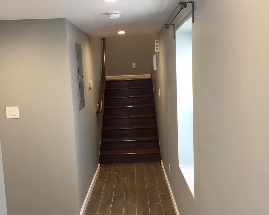 1st image of 922 Green Street # Fl 2nd