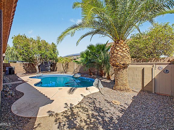 3rd image of 17604 W MARCONI Avenue