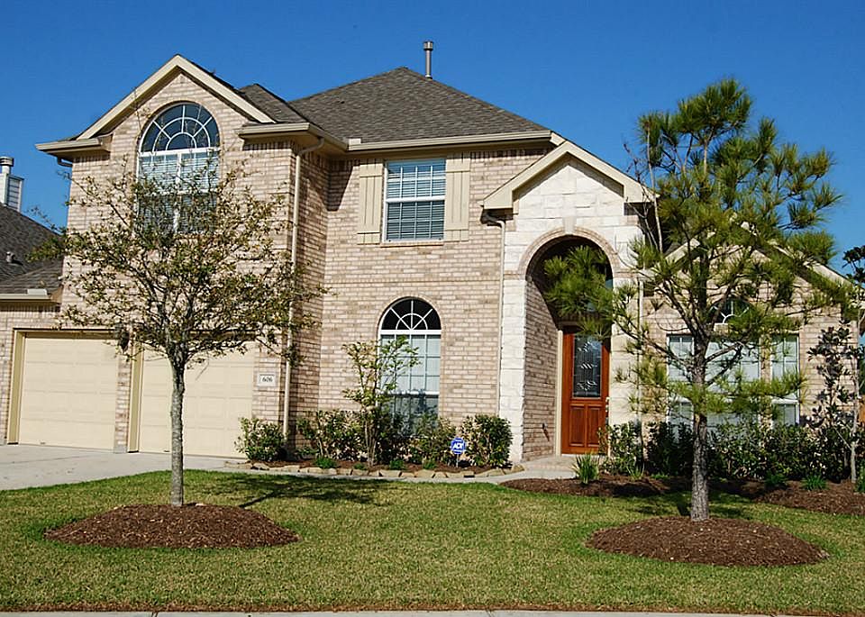 1st image of 606 River Delta Ln