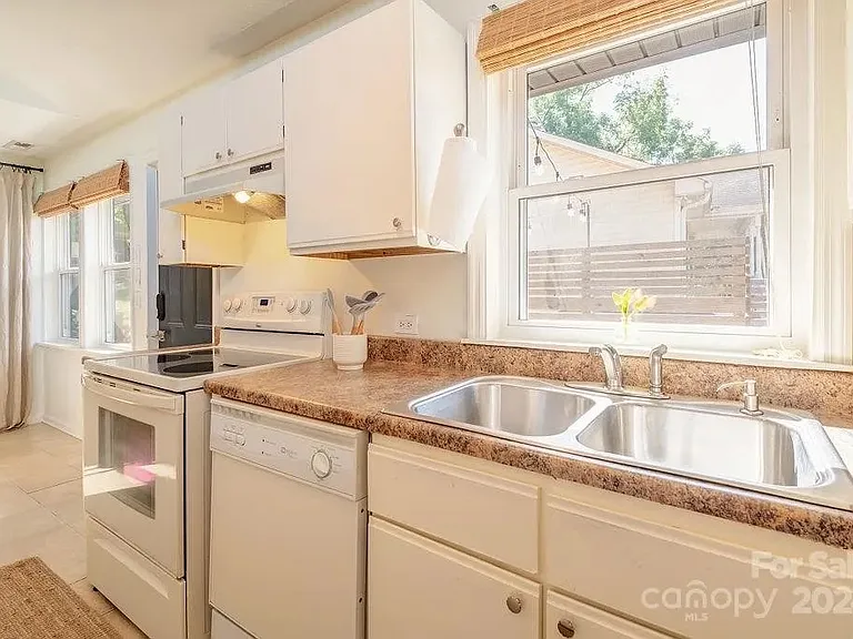 32 Winthrop Rd — Photo 15