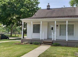 405 Park Dr, Clawson, MI 48017