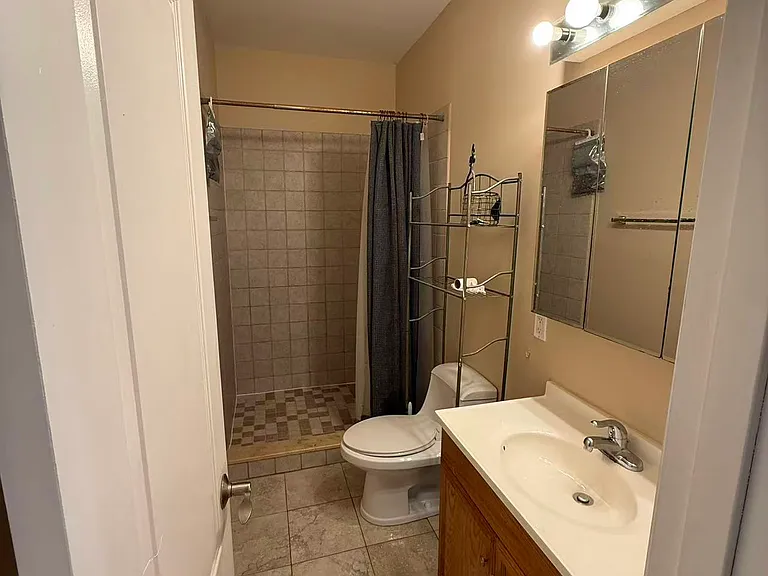 125 S 12th St #1-A125-STREET12 — Photo 6
