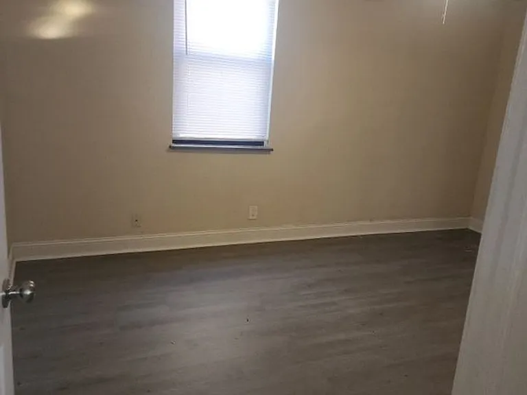 1601 Broadway St — Photo 5