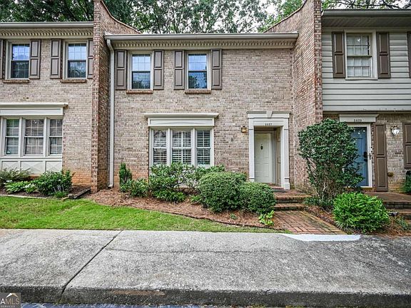 3rd image of 3427 Ashwood Ln