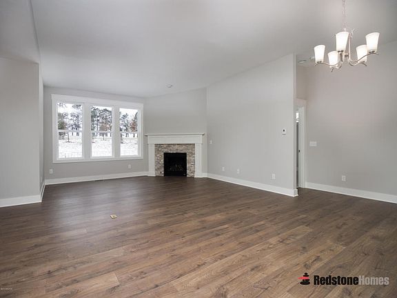5th image of 3926 Preserve Dr NE
