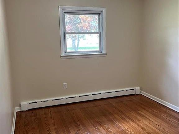 2nd image of 1621 Chippendale Cir