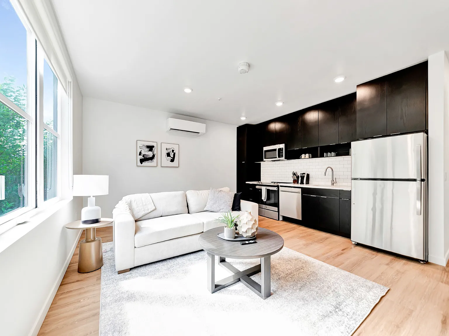 The Robert — Photo 1