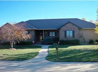 701 Stone Creek Dr, Newton, KS 67114
