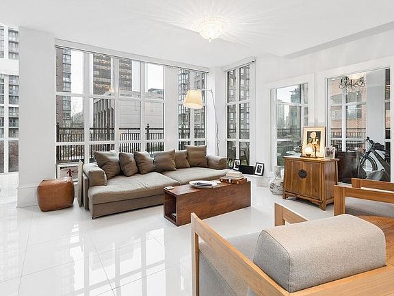 2nd image of 1102 Hornby St Penthouse 2