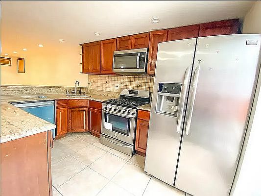 3rd image of 5566 61st St #1
