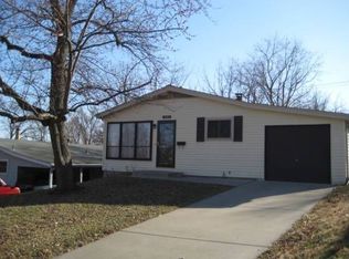 1705 Sunset Dr, Saint Charles, MO 63301