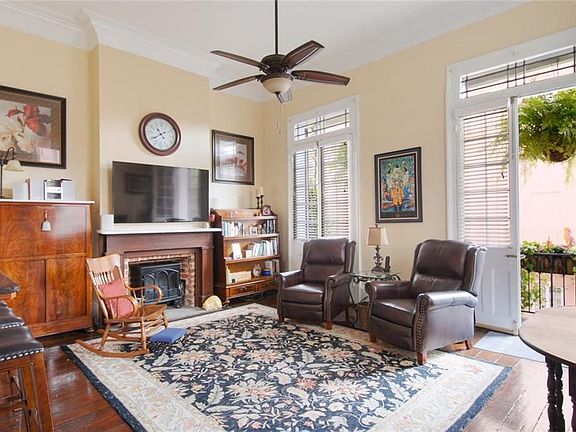 5th image of 235 Burgundy St #2