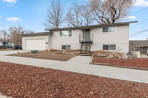 655 Walker Ave Photo 1
