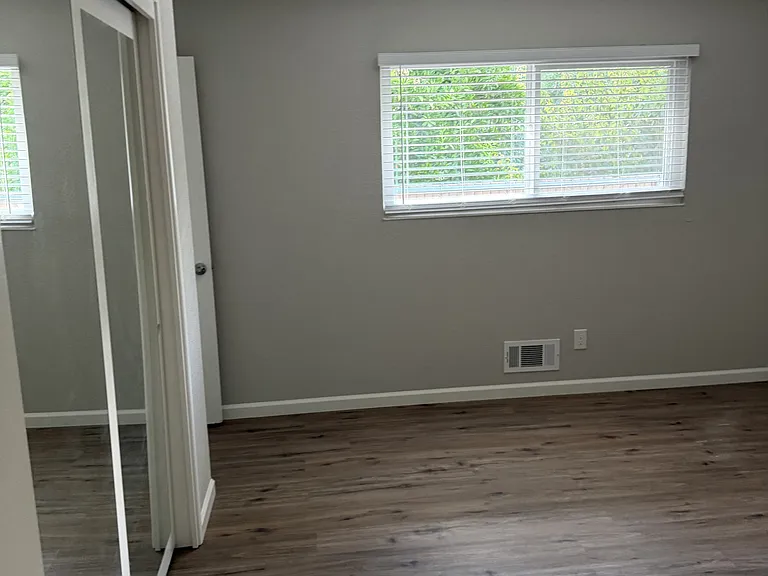 7401 Yosemite Blvd — Photo 16